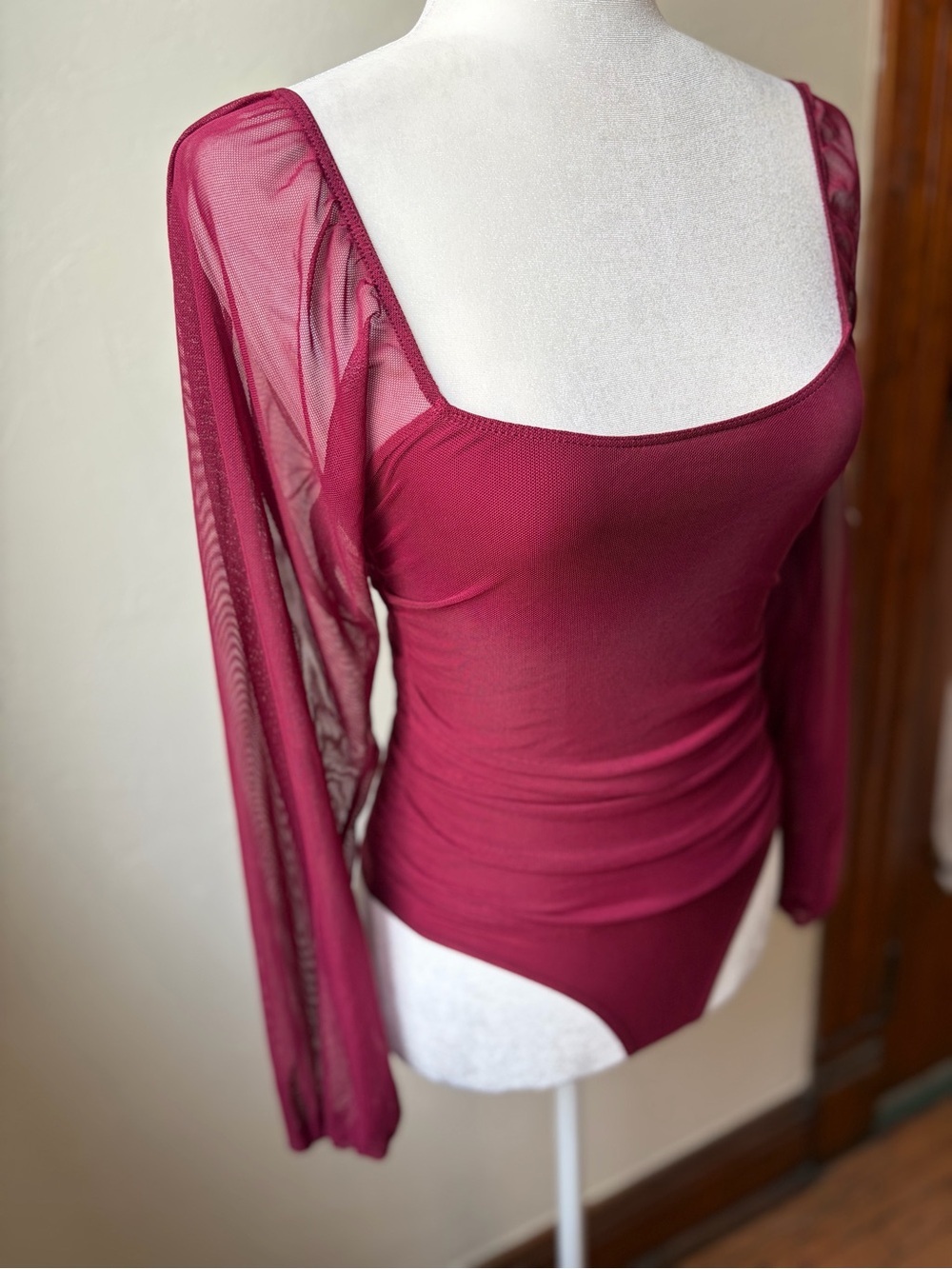 Windsor Burgundy Sheer Mesh Sleeve Ruched Bodysuit Medium - Picture 3 of 11